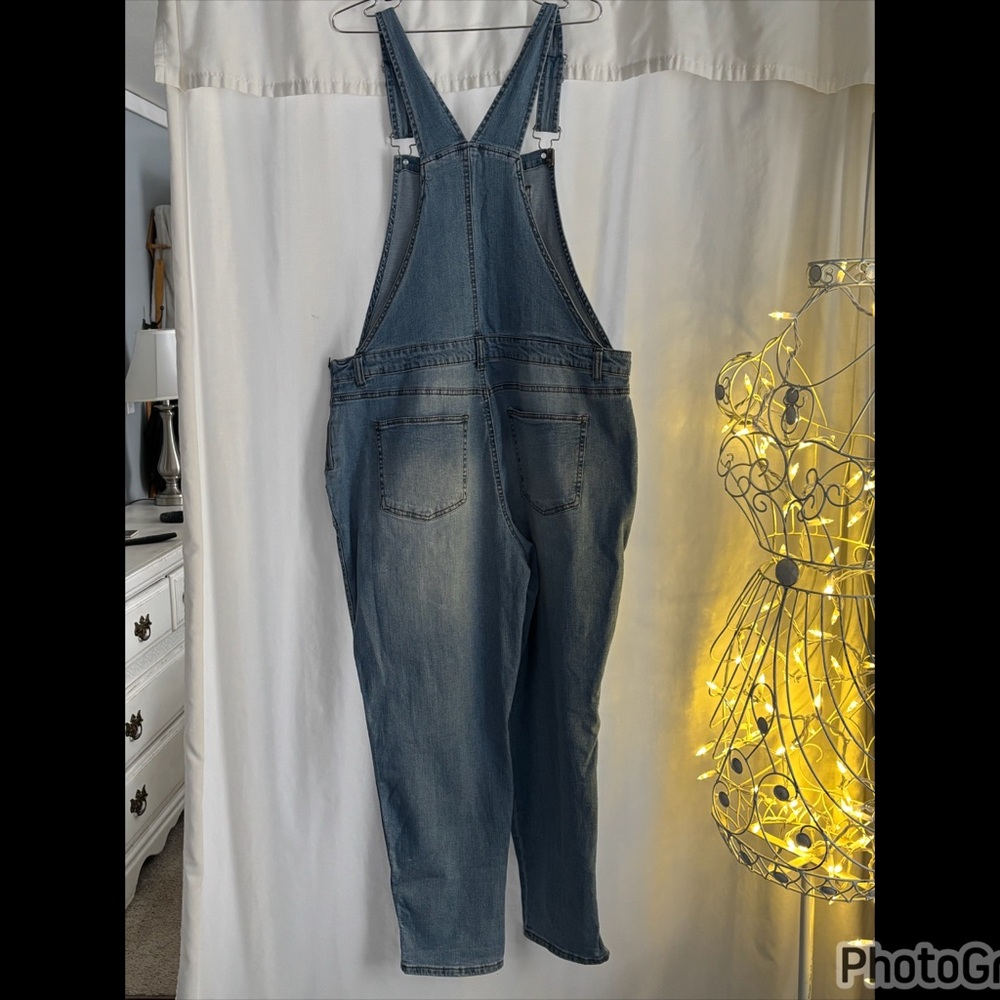 No Boundaries Blue Denim Women’s Overalls - Picture 2 of 5